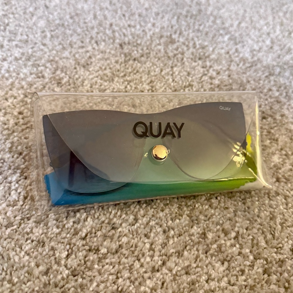 Quay Come Thru Sunglasses